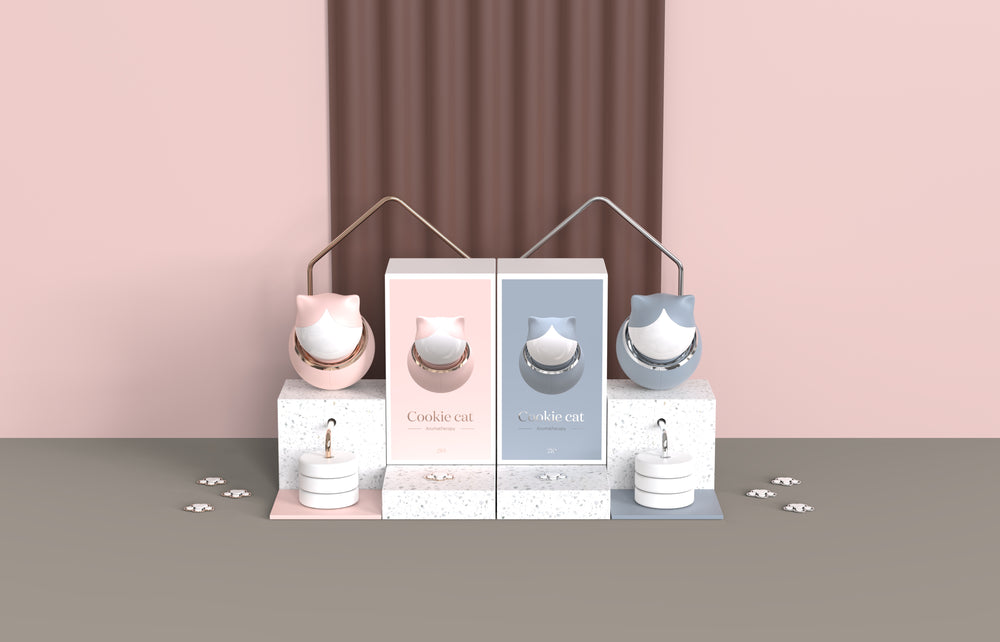 Cookie Cat aroma difuzor Blossom – prenosivi difuzor za auto, roze i siva boja