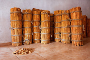 Blossom aromaterapija – eterično ulje cimeta (Cinnamomum zeylanicum / Cinnamon essential oil), topao začinski miris za energiju, cirkulaciju i jačanje imuniteta.